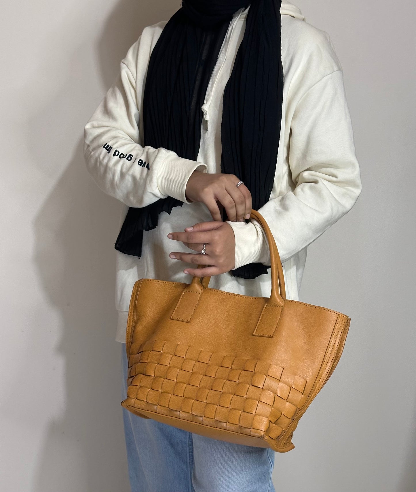 Trapezoid woven Leather bag (W3)